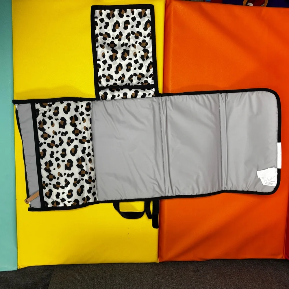 Petunia‎ Pickle Bottom Nimble Diaper Clutch Leopard Print Pouch